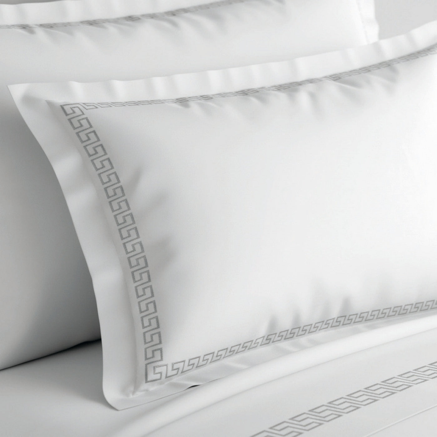Night Queen - Pillowcase - Cotton Satin - Gray / White