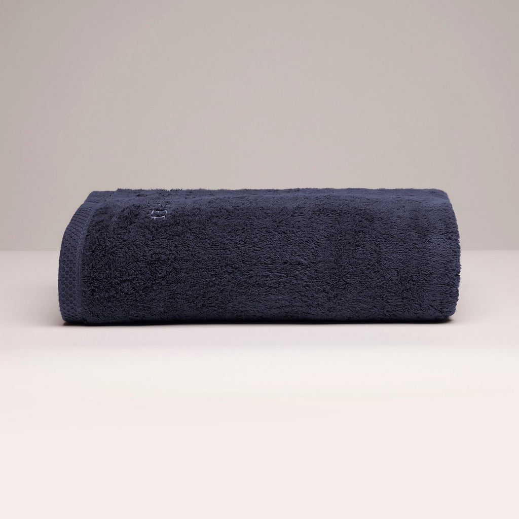 Oasis - Toalla de baño de algodón peinado Lt - Azul oscuro