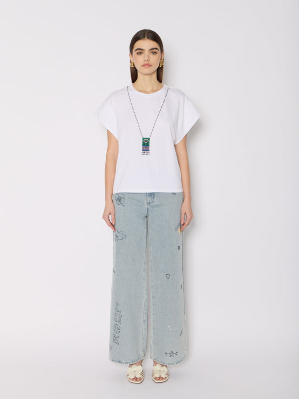 Tshirt With Pearl Necklace - White