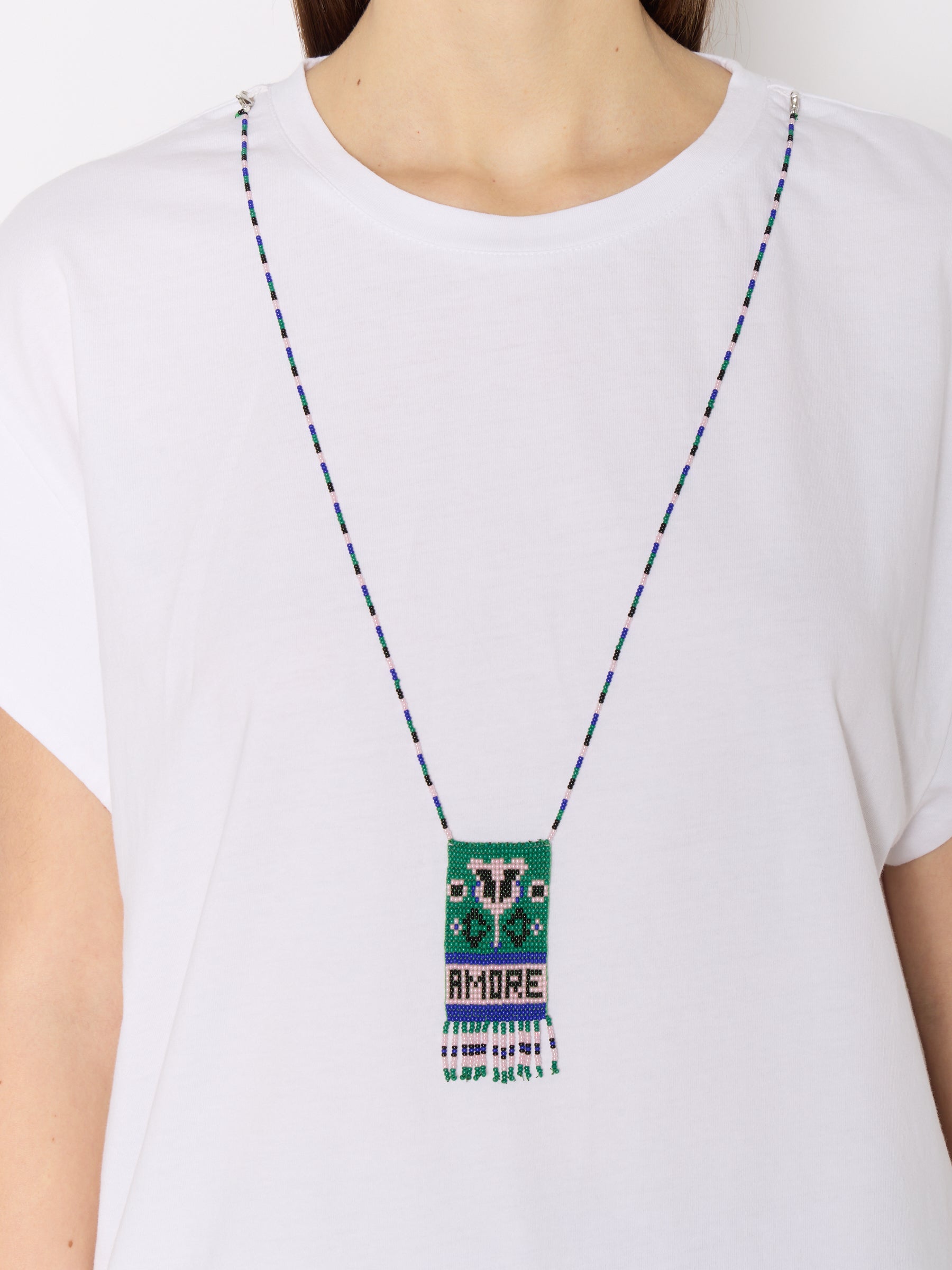 Tshirt With Pearl Necklace - White