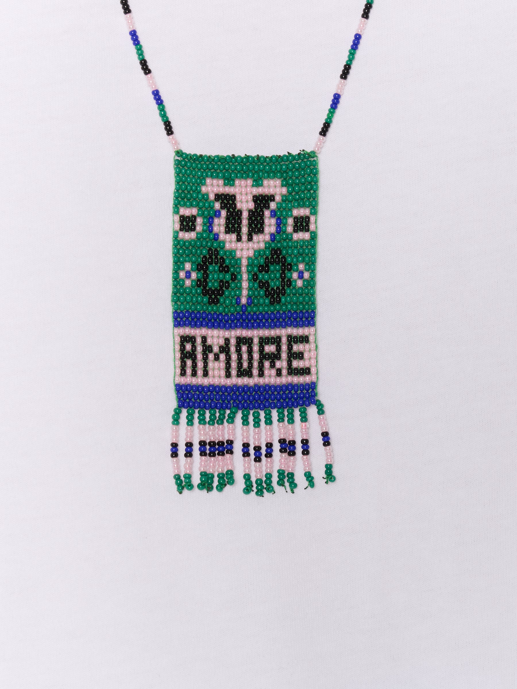 Tshirt With Pearl Necklace - White