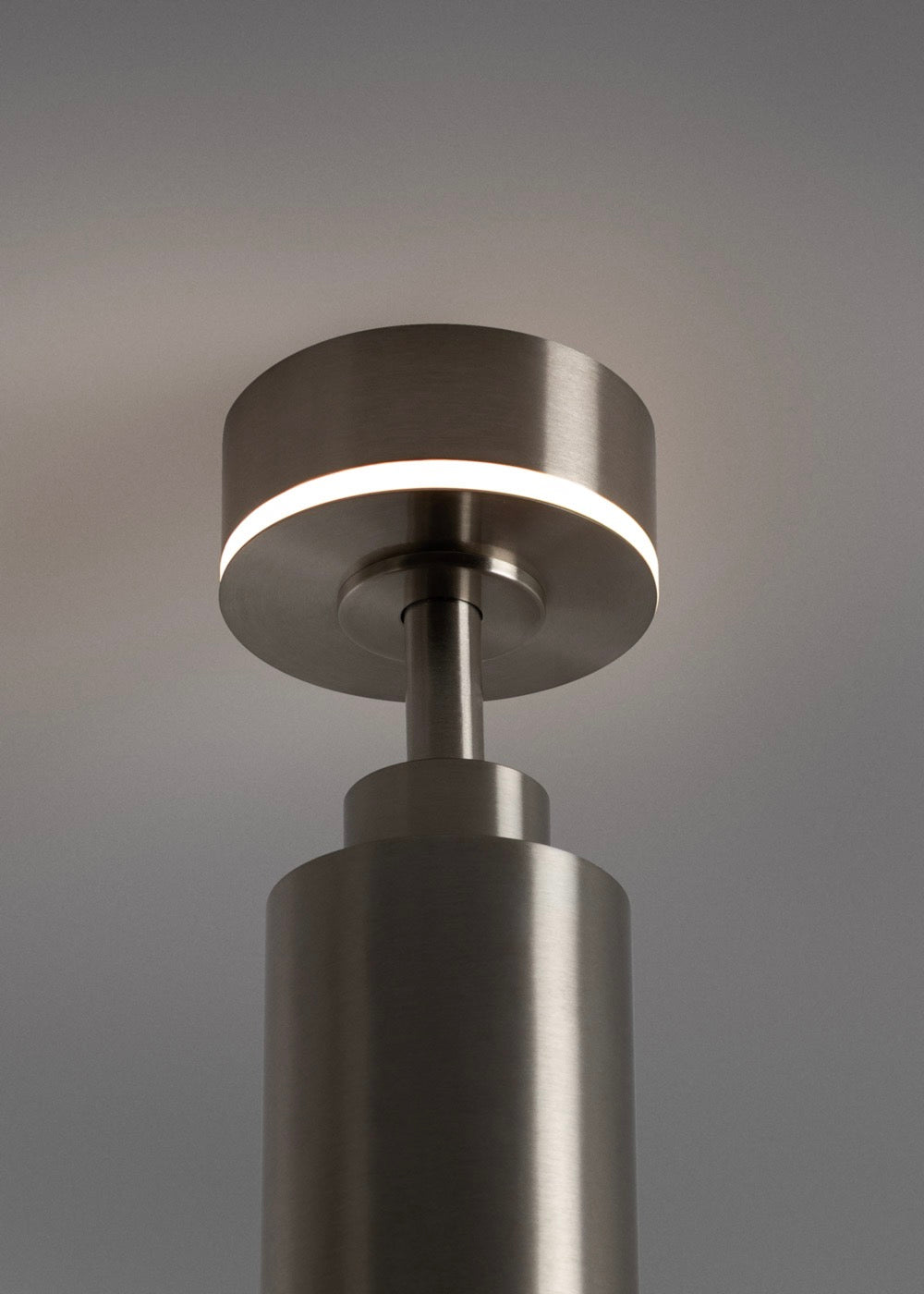 Wind Forma - Ventilateur De Plafond Silencieux 45W Avec Lumière D’Ambiance Optionnelle - Nickel/Effet Bois Foncé