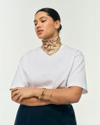Explora nuestra colección de accesorios y joyas, una fusión perfecta de sofisticación y creatividad para realzar cada look con brillo y audacia.