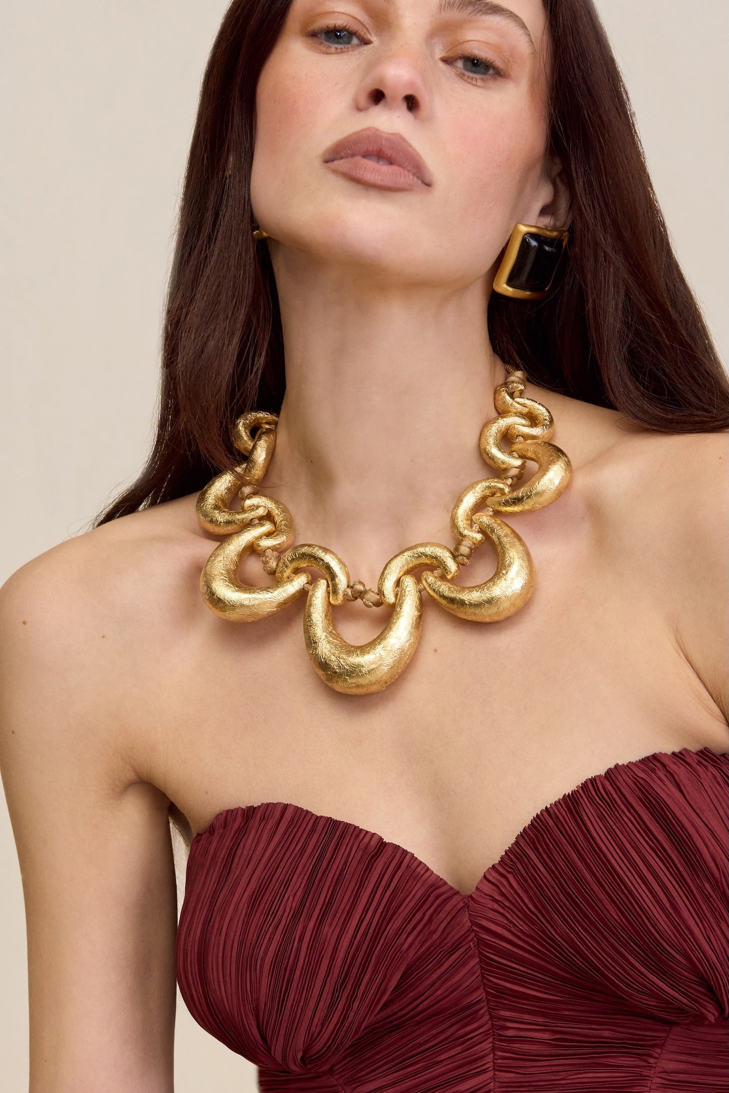 Collar de gargantilla Taylor - Madera laminada en oro