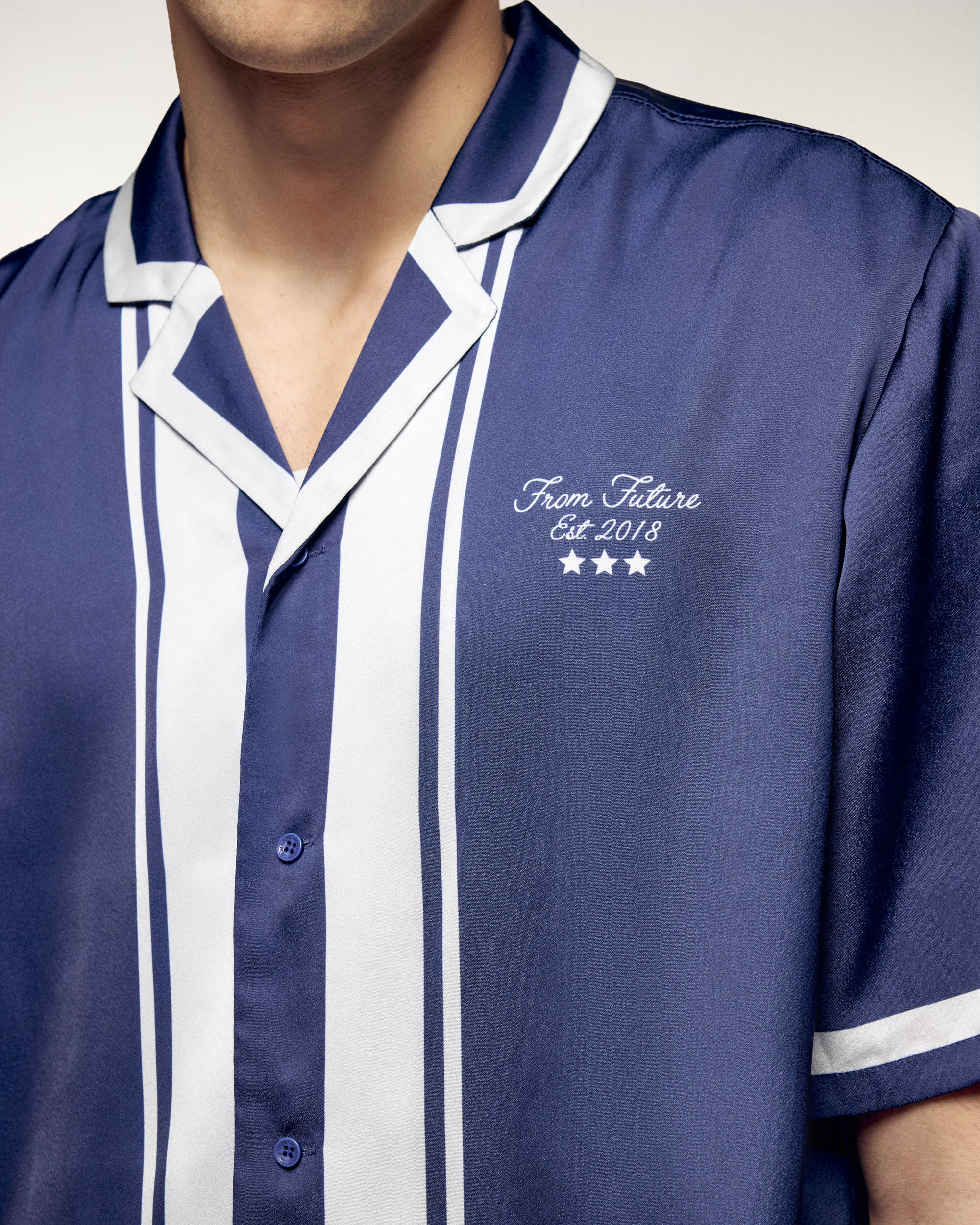 Camisa estilo bolos de manga corta