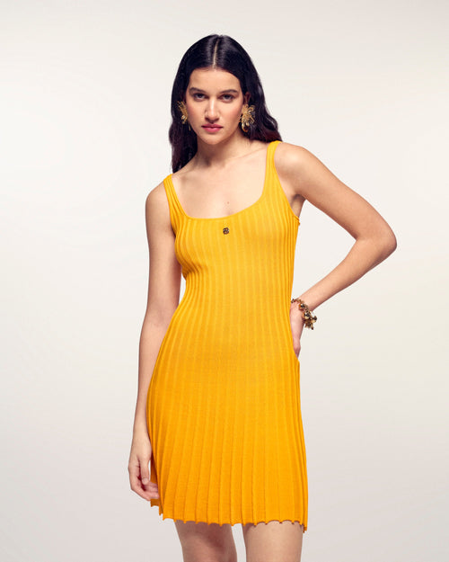 #label: luana is 1.78m tall and wears a size S