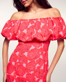 Vestido corto con cuello Bardot