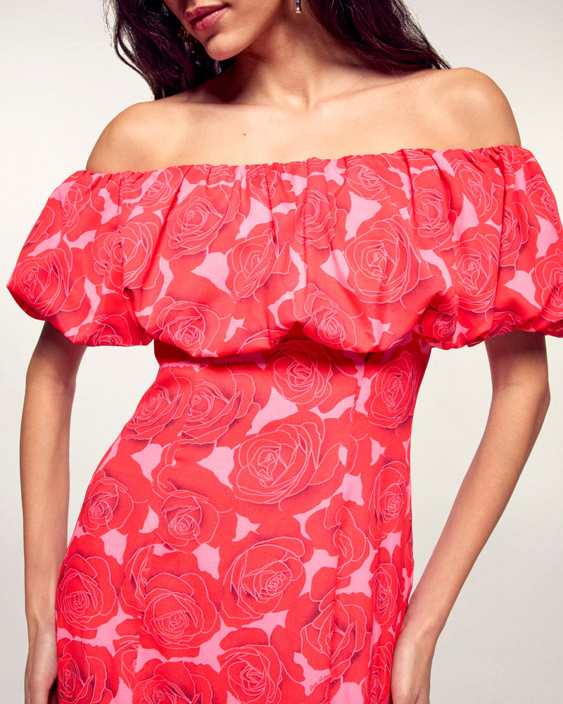 Vestido corto con cuello Bardot