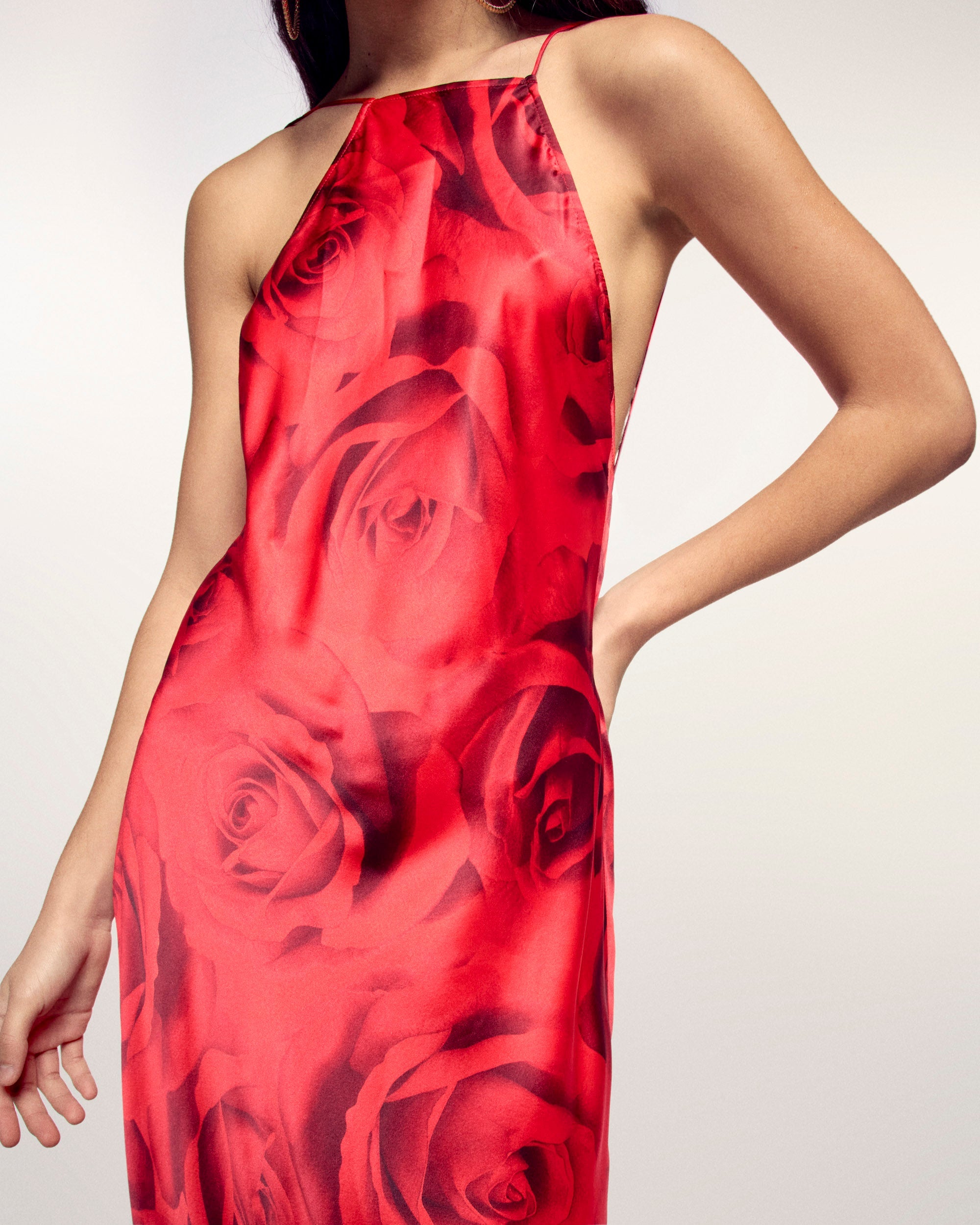 Vestido largo con tirantes sin espalda