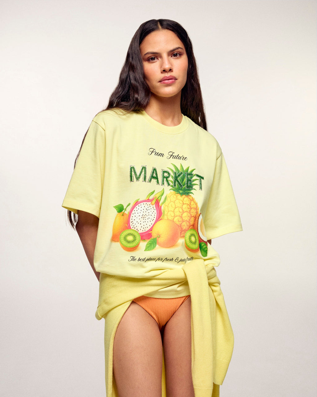 #label: Wilmari is 1.73m tall and wears a size S