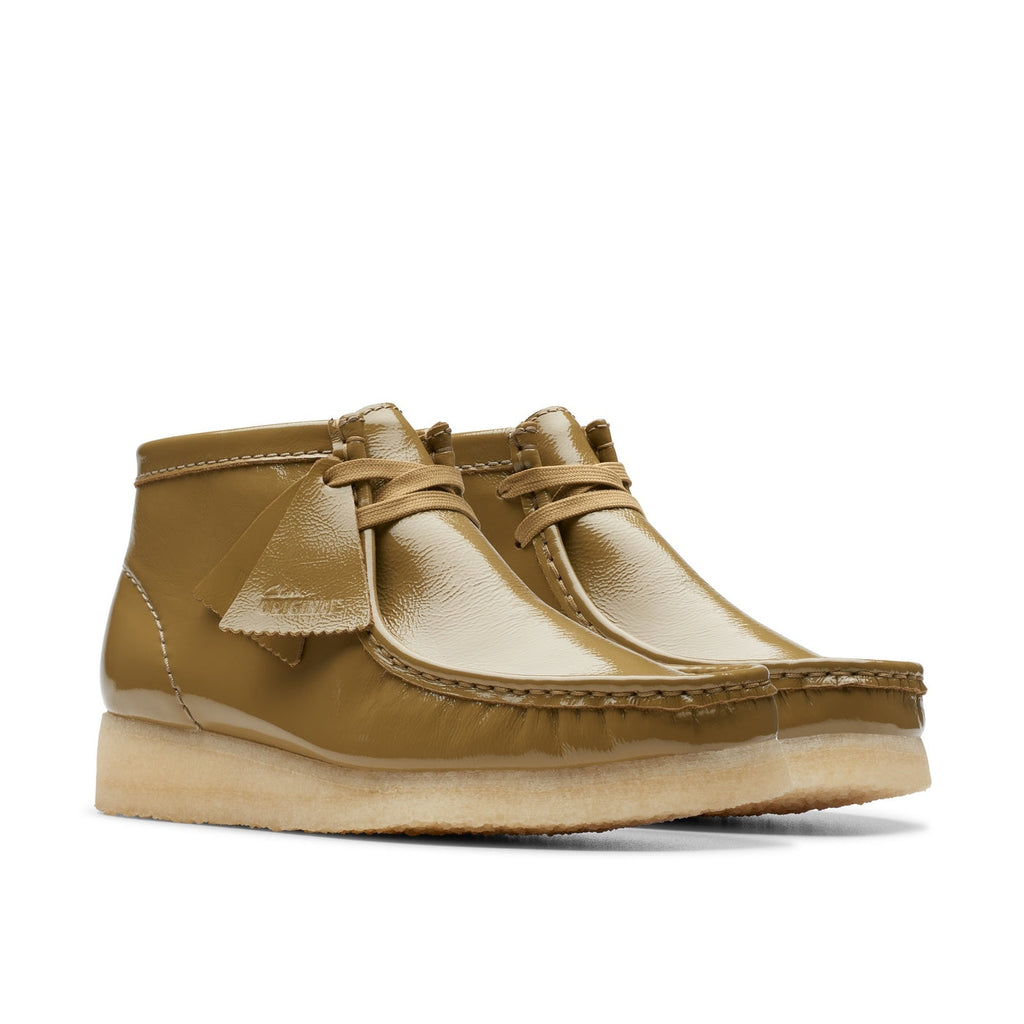 Botas Wallabee Boot - Dark Olive Patent - Mujer