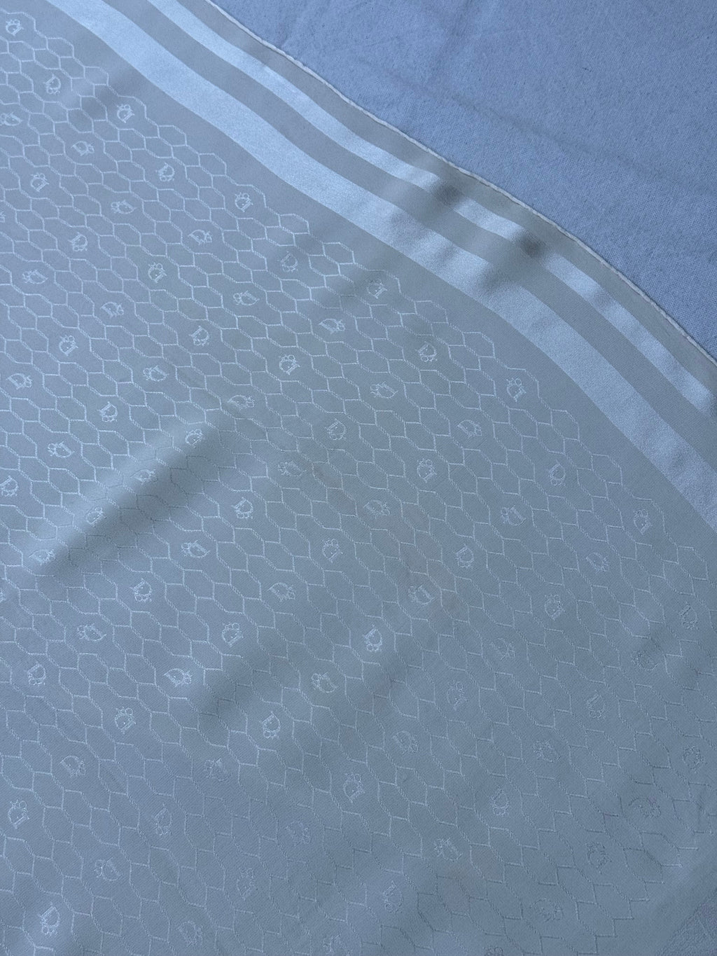 Foulard Christian Dior Vintage – Monogramme Ton Sur Ton