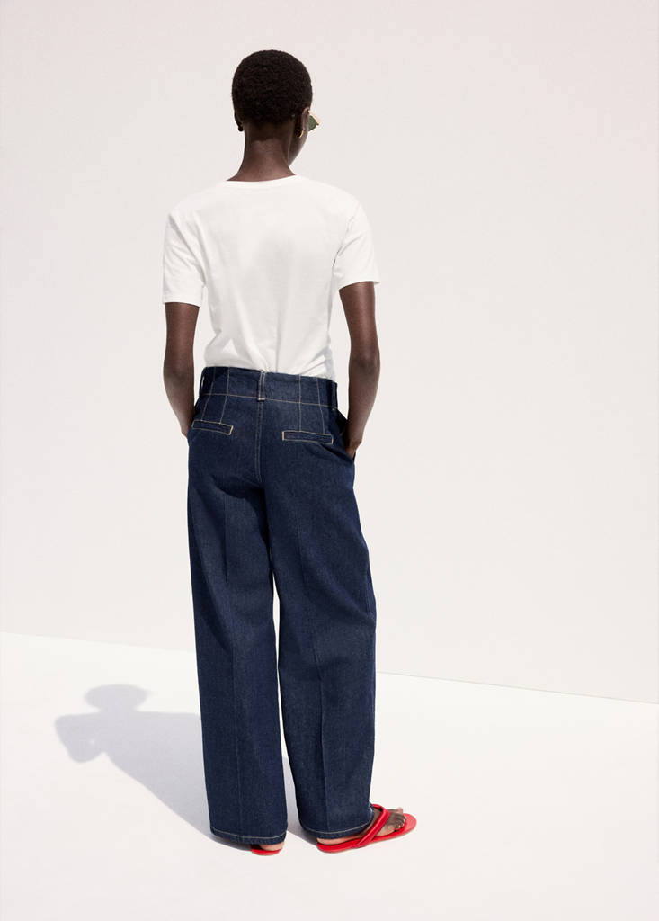Jeans med vide ben og normal talje