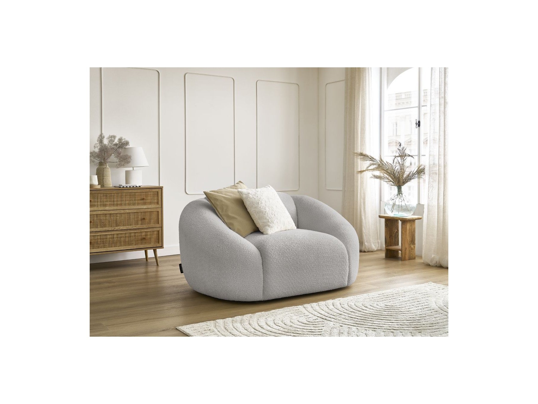 Tina - Armchair - Bouclé Fabric