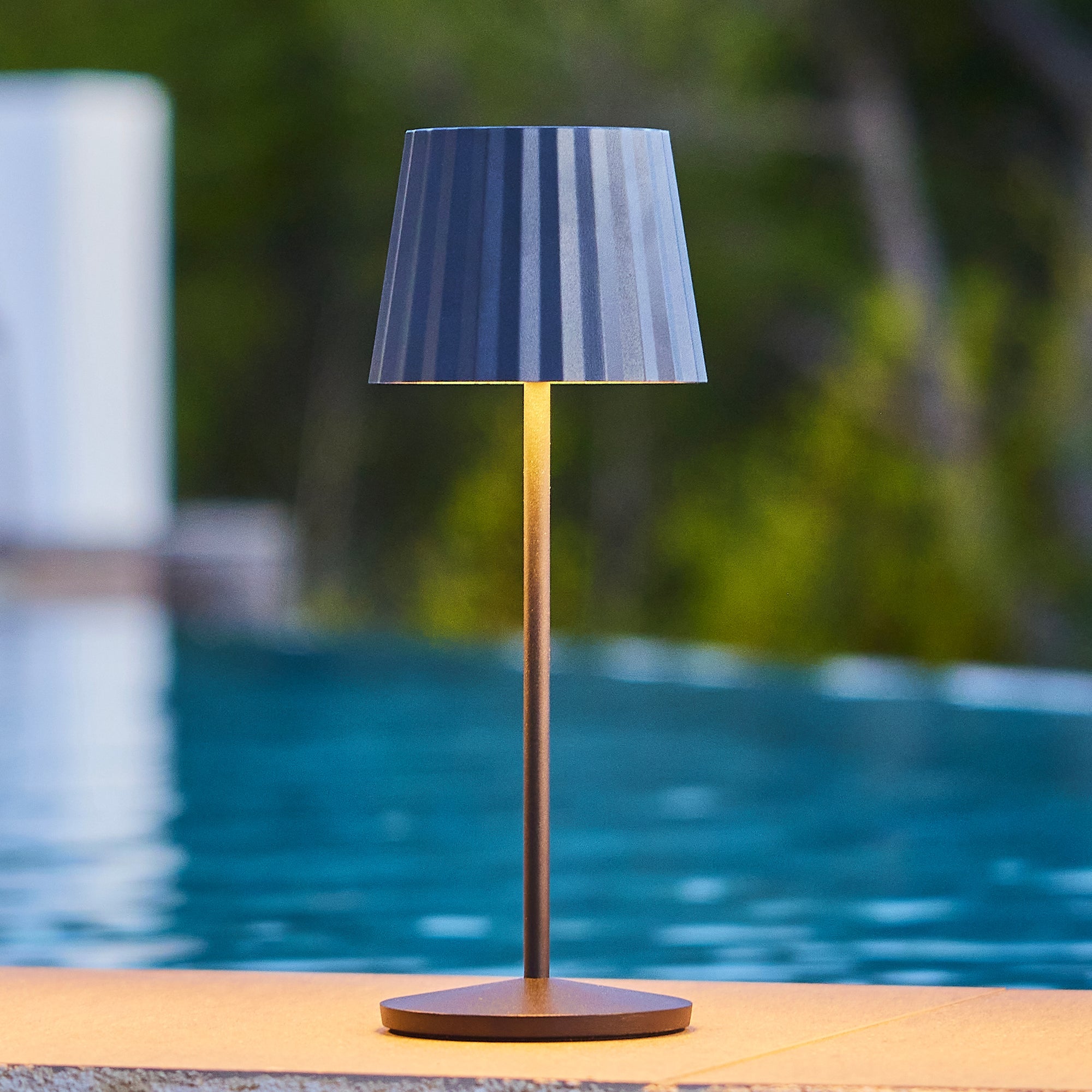 Abby - Wireless Table Lamp - Steel - Black
