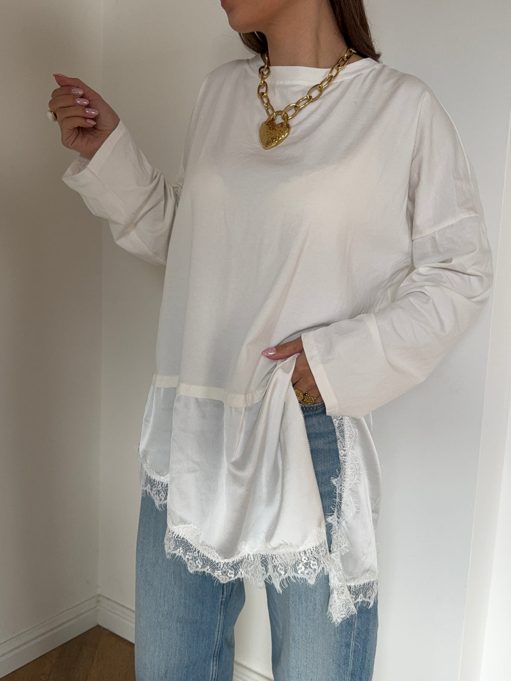 Alena White Tshirt