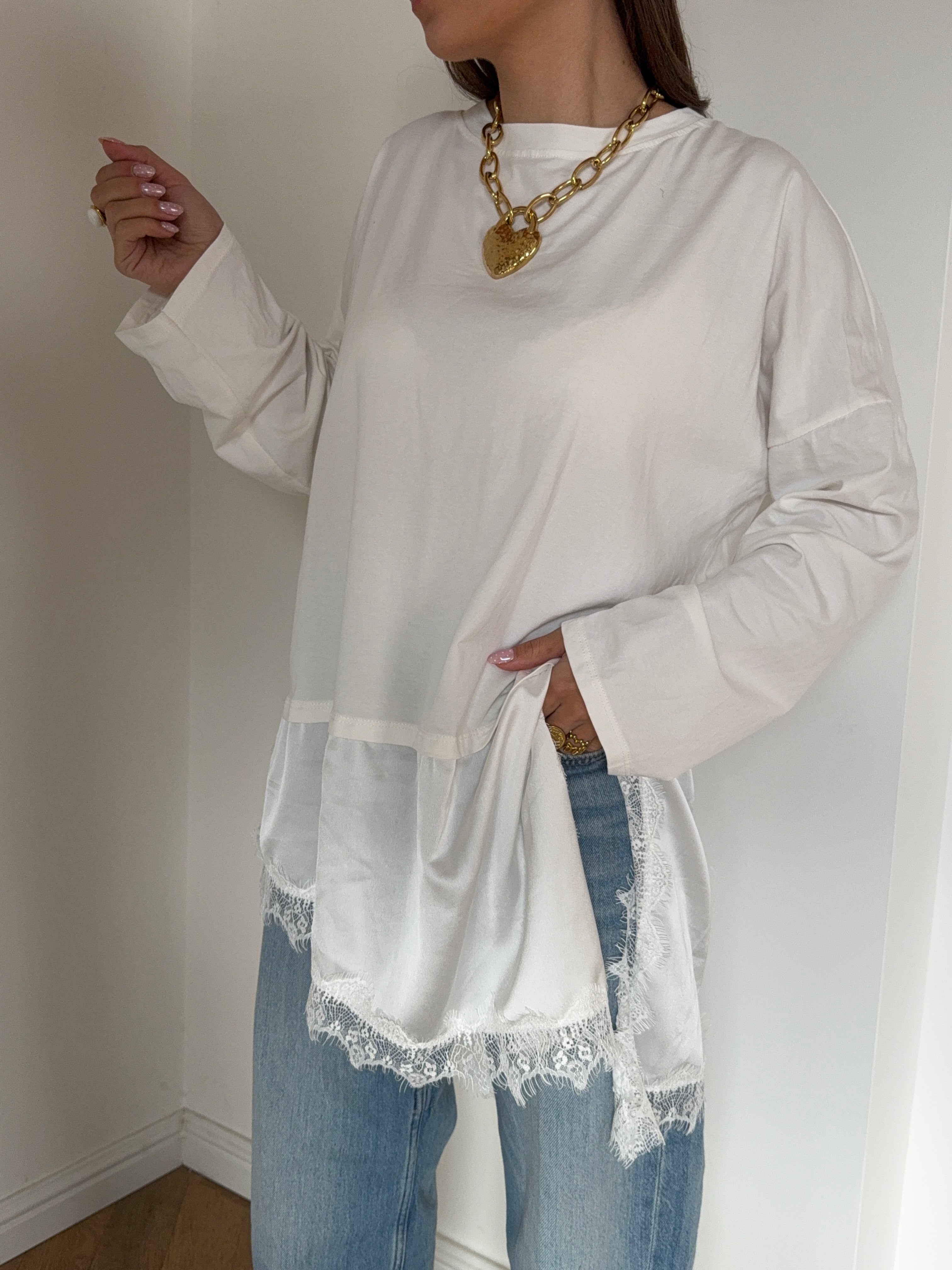 Alena White Tshirt