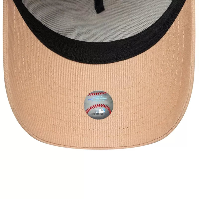 New Era Wmns League Ess Trucker Neyyan Cap