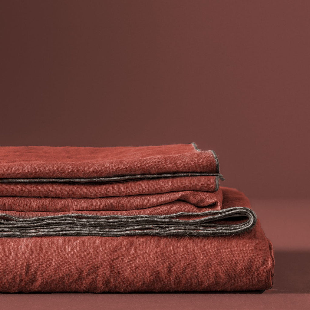 Mantel Autour Du Lin - Rojo Marsala Festón - Gris Claro