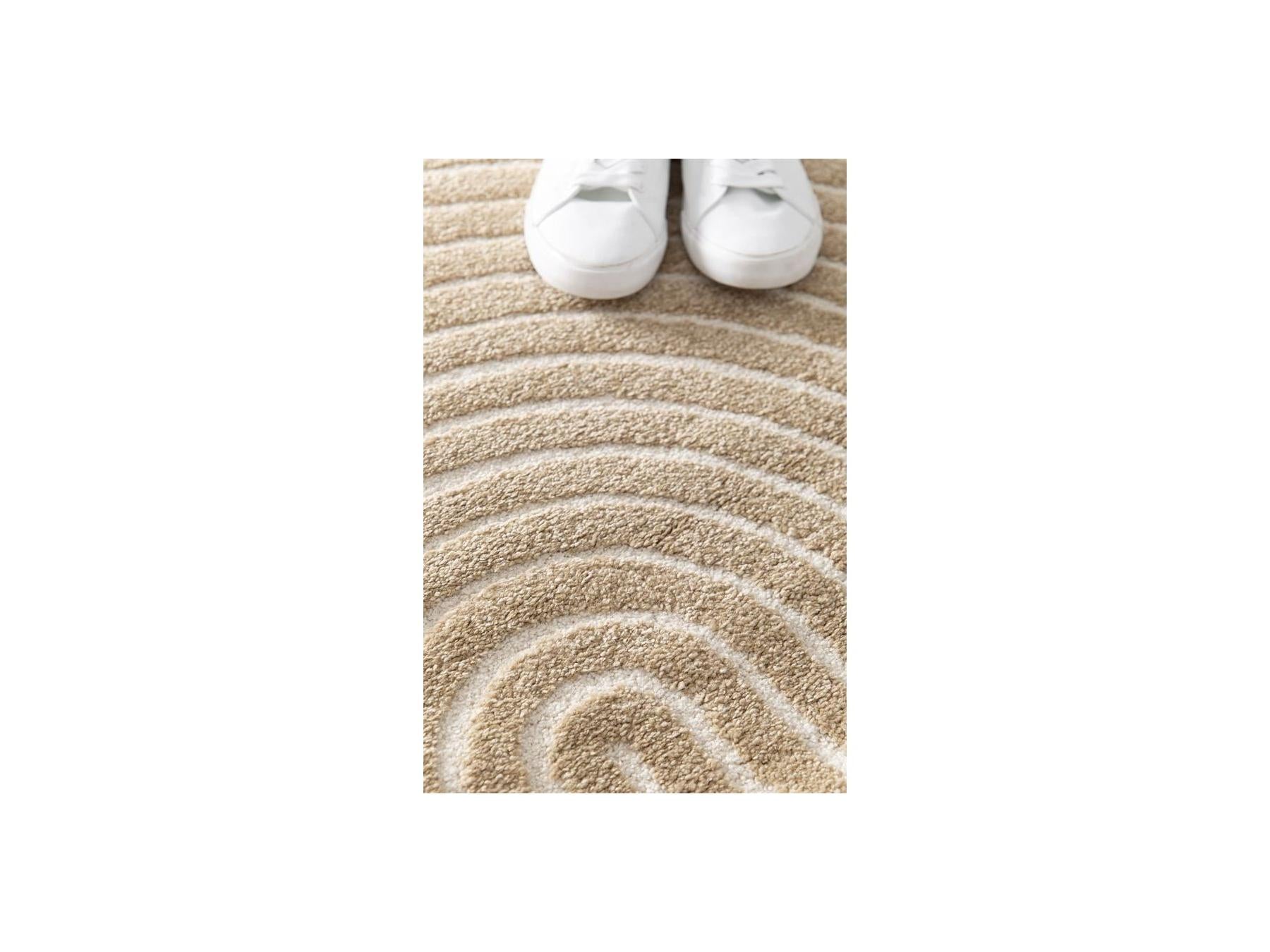 Herve - Low-Pile Rug - Abstract Pattern - Brown