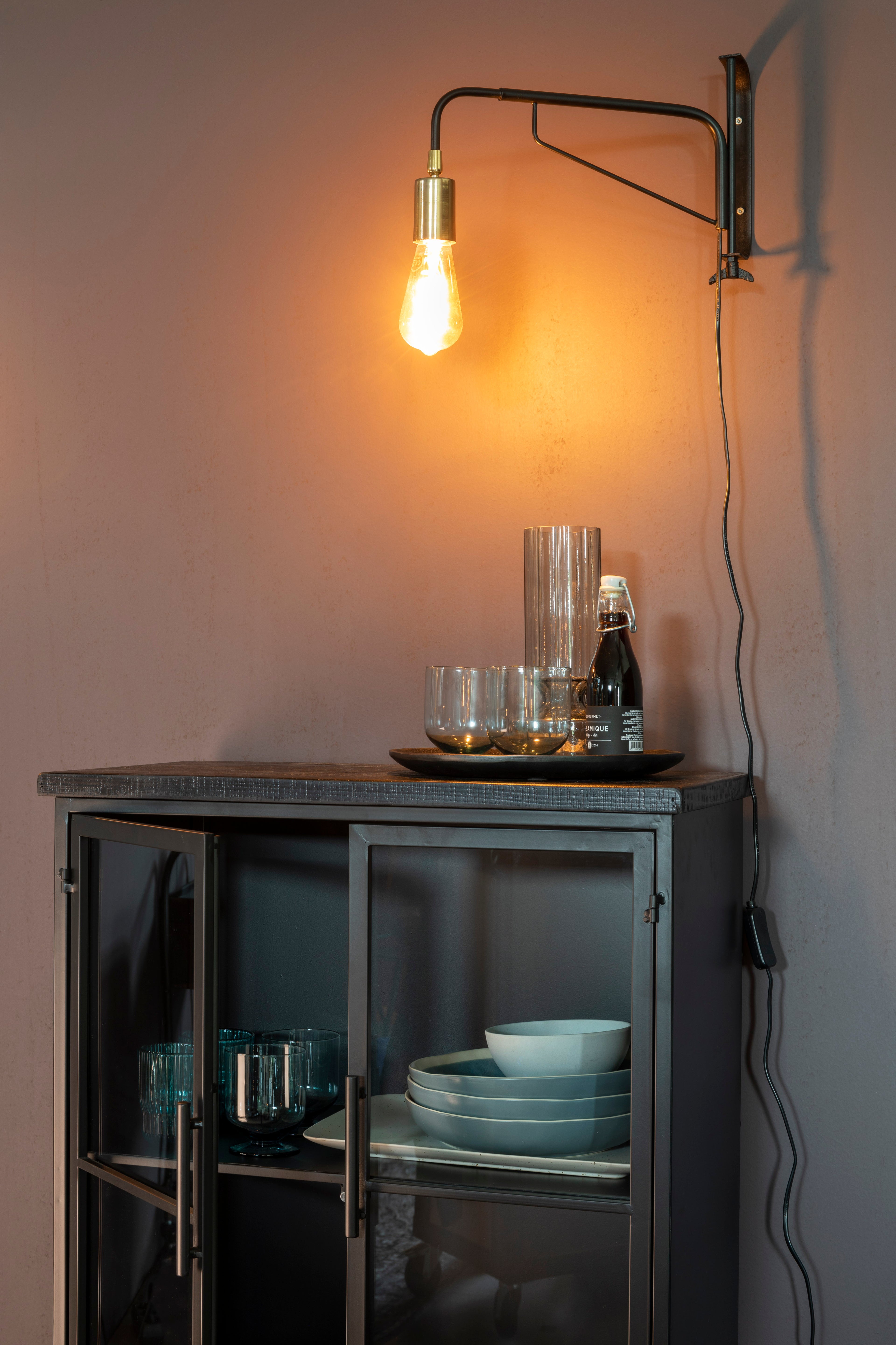 Ferre M - Armoire - Placage de sapin - Noir