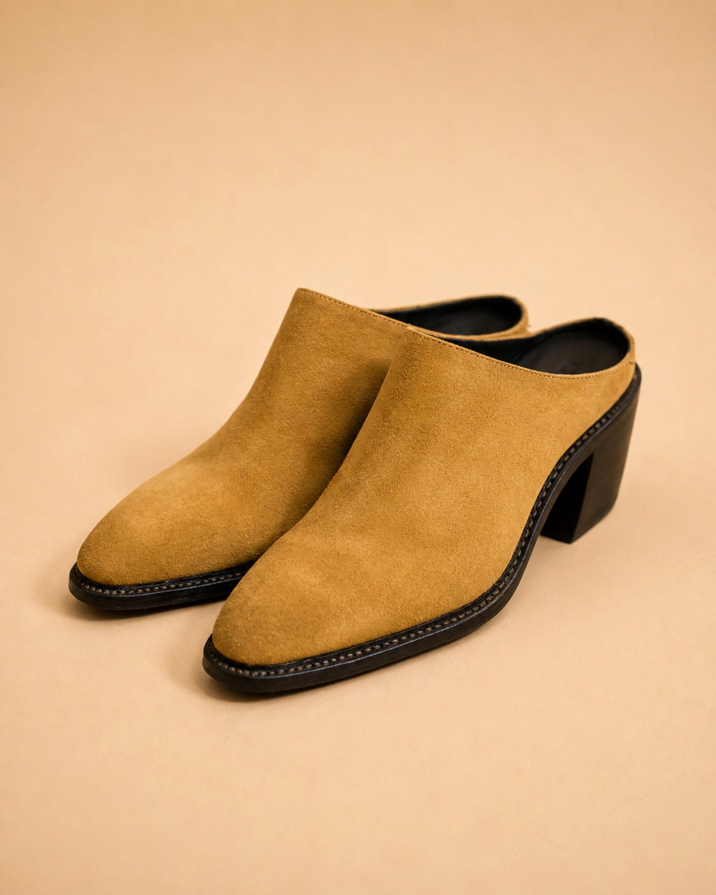 Zora In Tabacco Suede