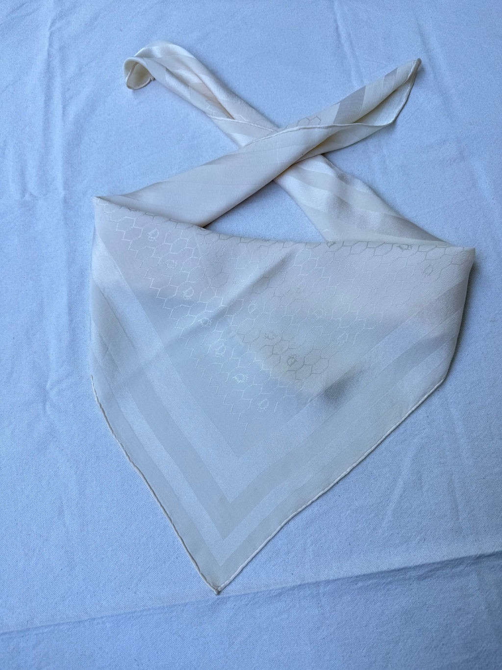 Foulard Christian Dior Vintage – Monogramme Ton Sur Ton