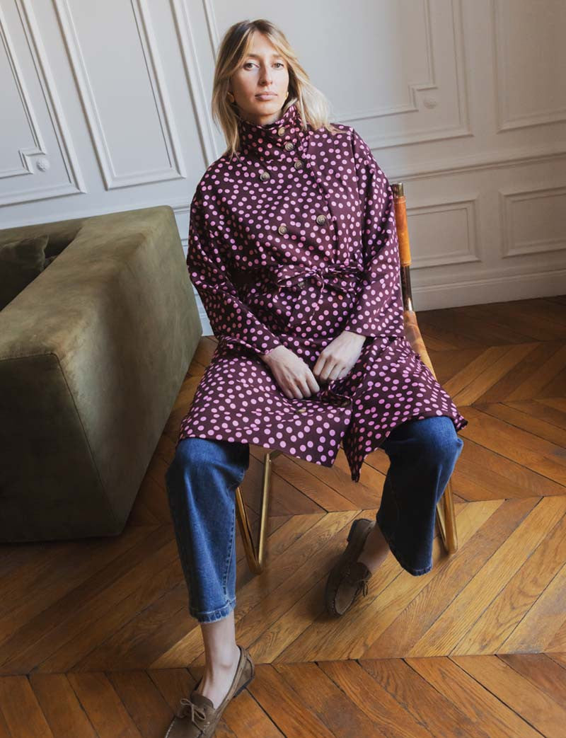 Gepunkteter Trenchcoat Floro in Bordeaux & Rosa