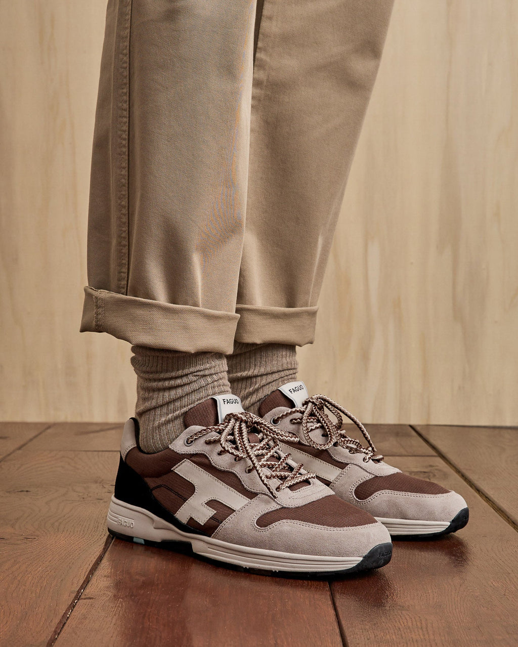 Sneakers Dunkelbraun