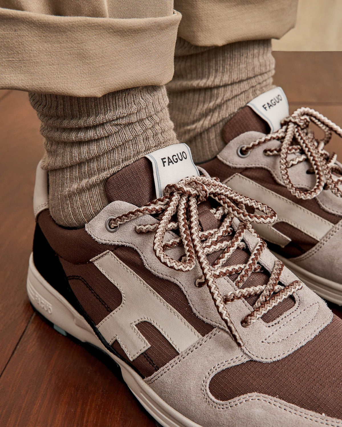 Sneakers Dunkelbraun