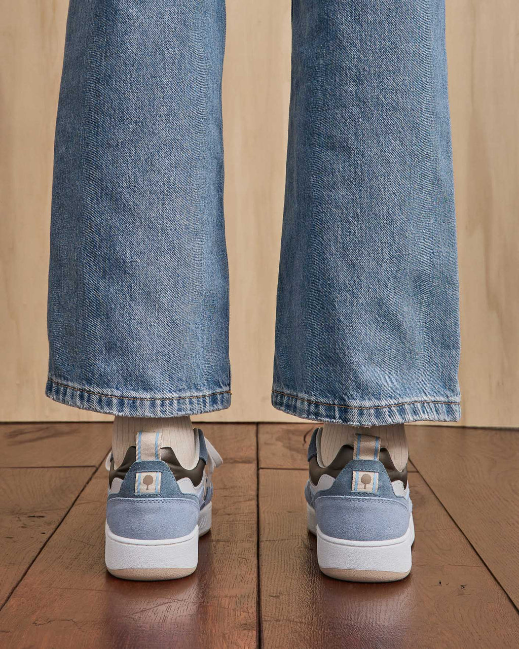 Sneakers Van Suèdeléer Ecru En Lichtblauw