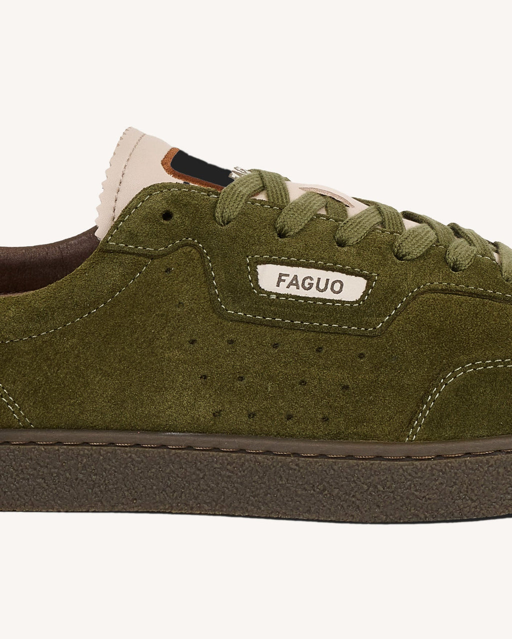 Sneakers van suèdeleer olijfgroen