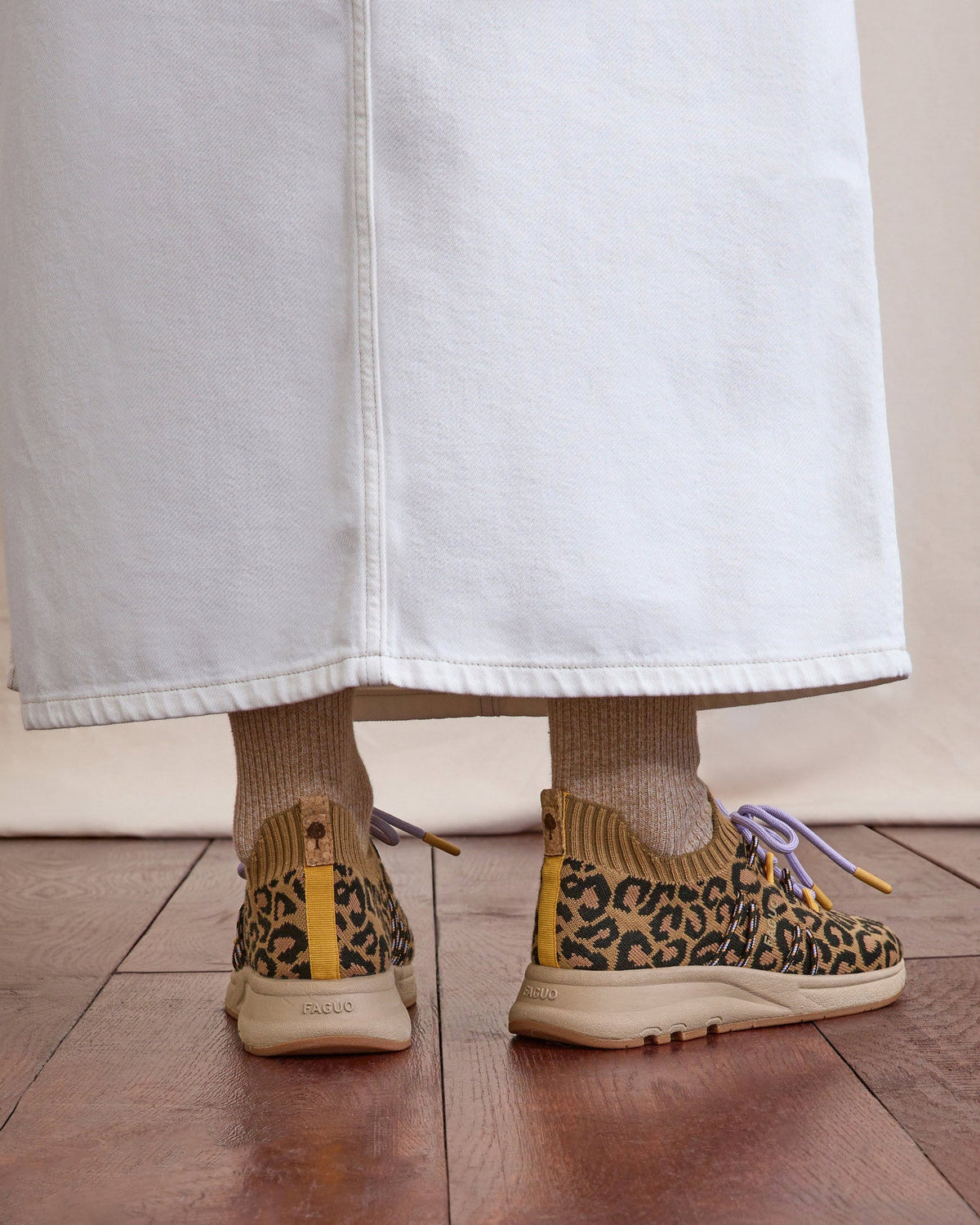 Leopardmönstrade Och Bruna Sneakers