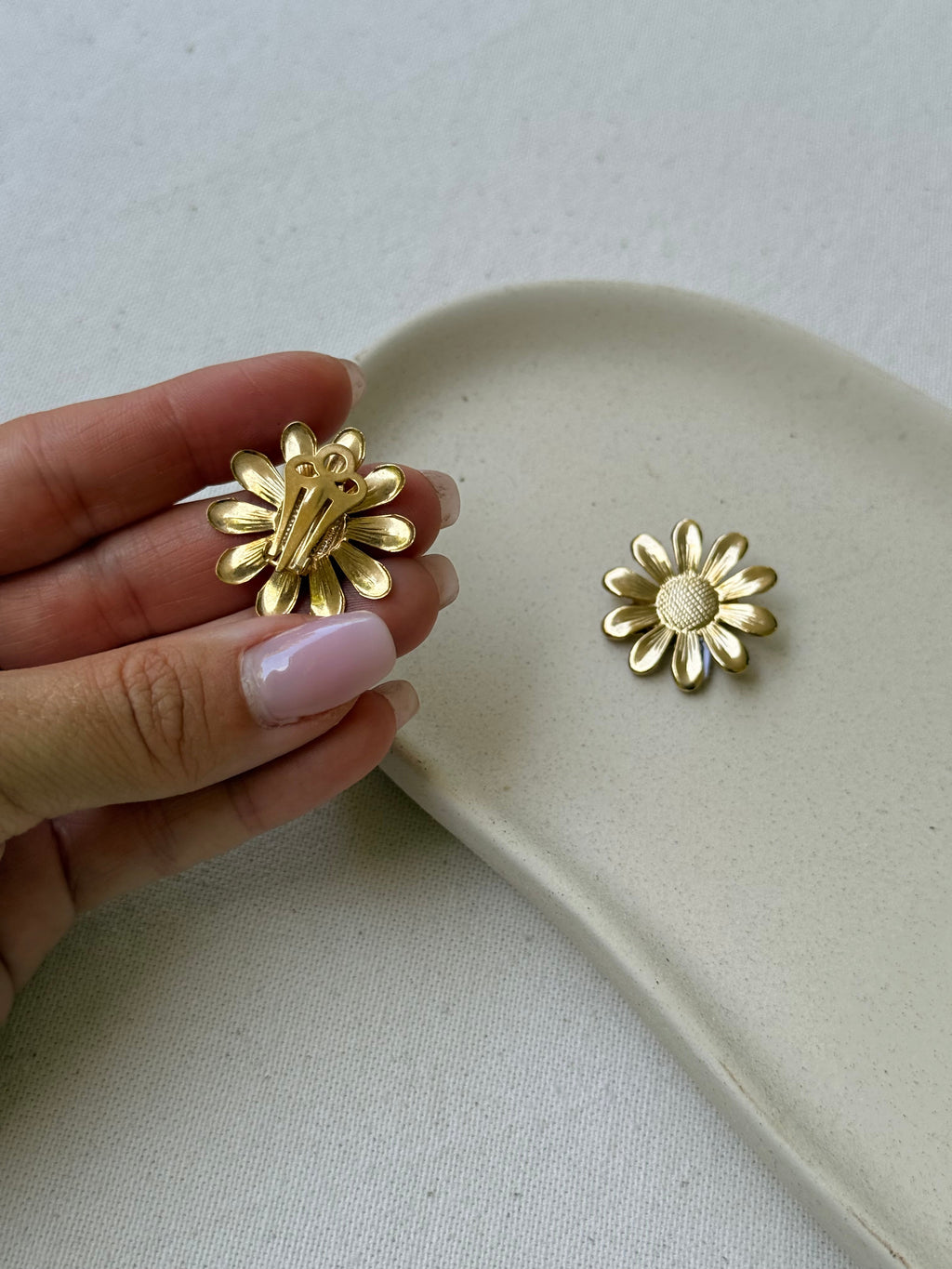 Vintage Earrings - Gold-Tone Flower