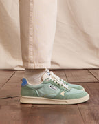 Sneakersy skórzane i zamszowe jasnozielone
