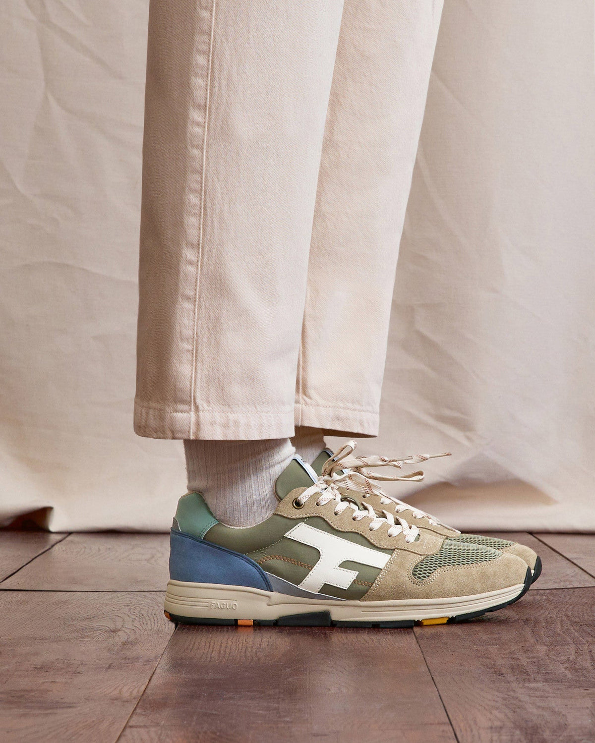 Baskets Kaki Et Bleu