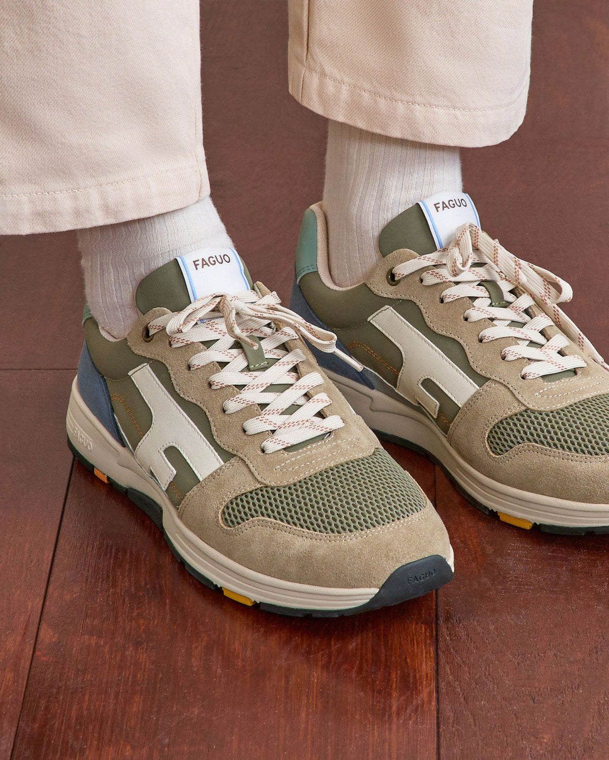 Baskets Kaki Et Bleu