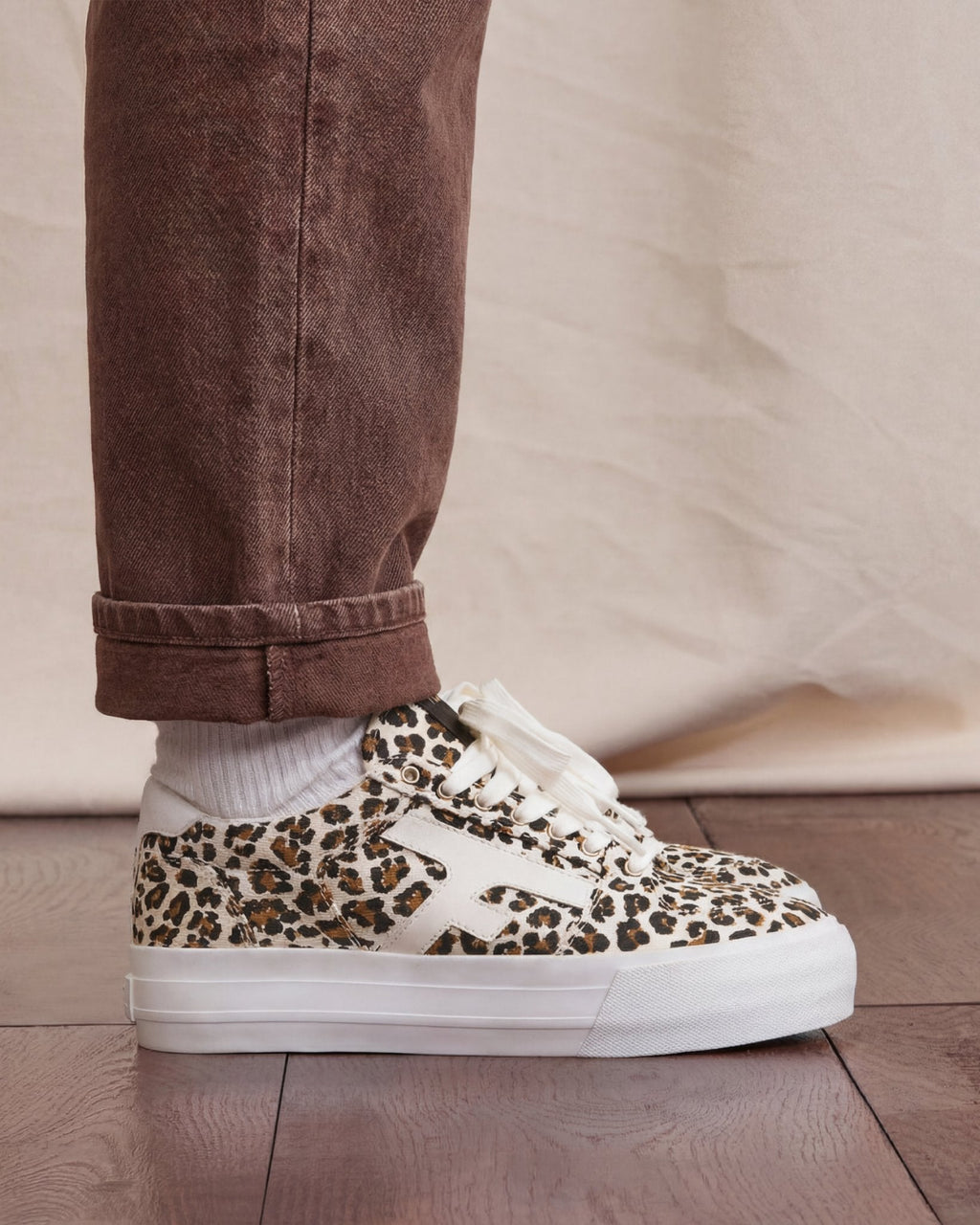 Sneakers Leopard Och Beige