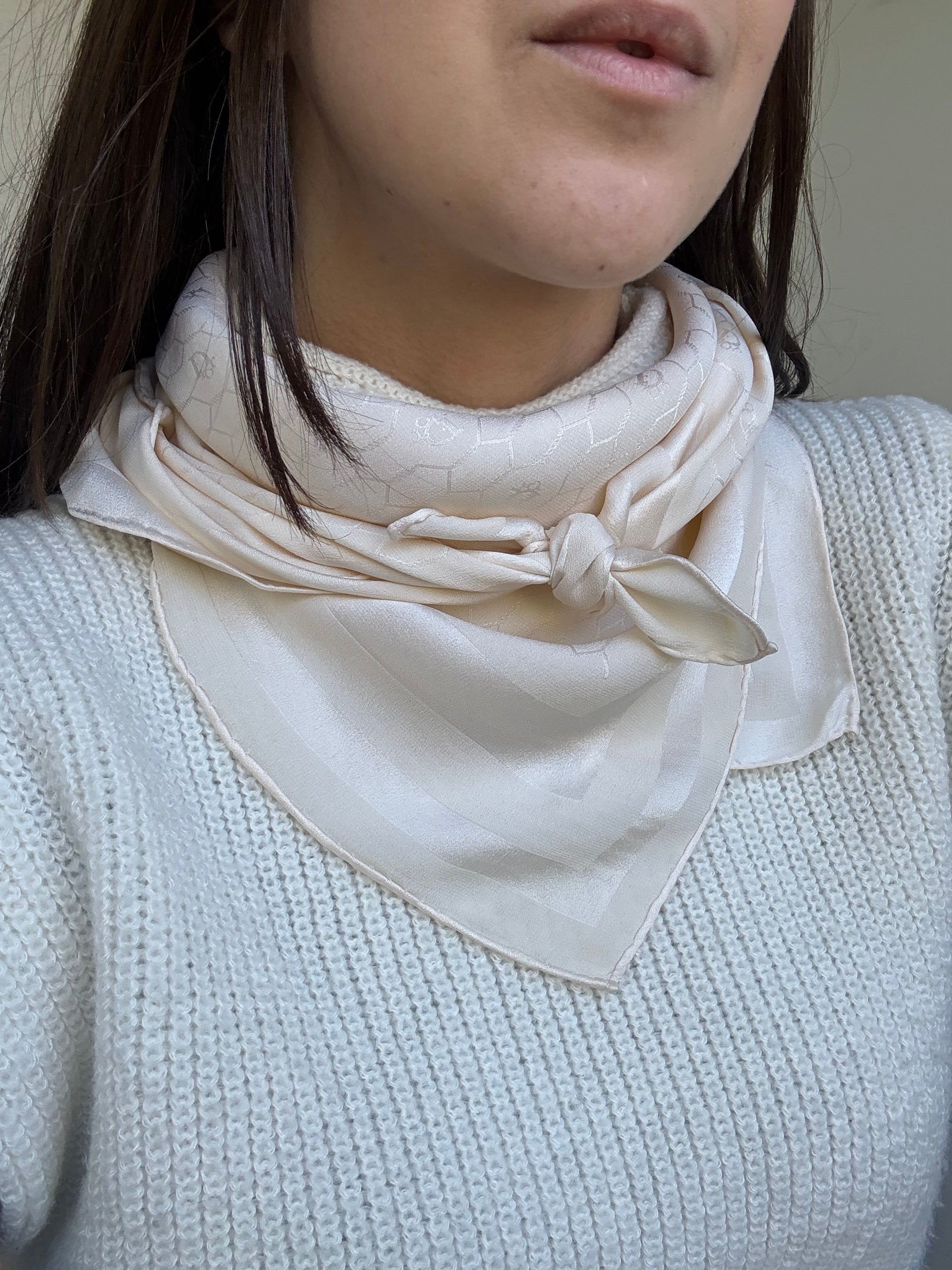 Foulard Christian Dior Vintage – Monogramme Ton Sur Ton