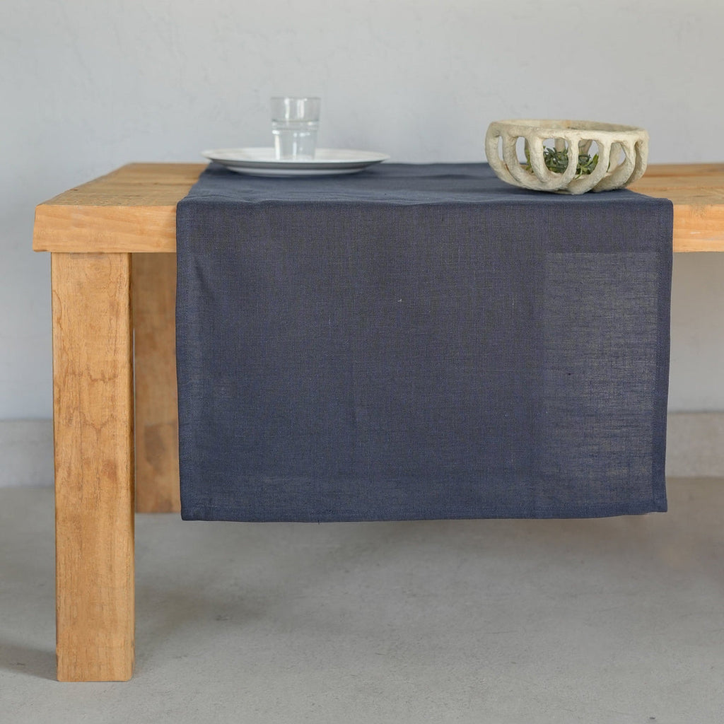 Paul - Chemin De Table - Fusain