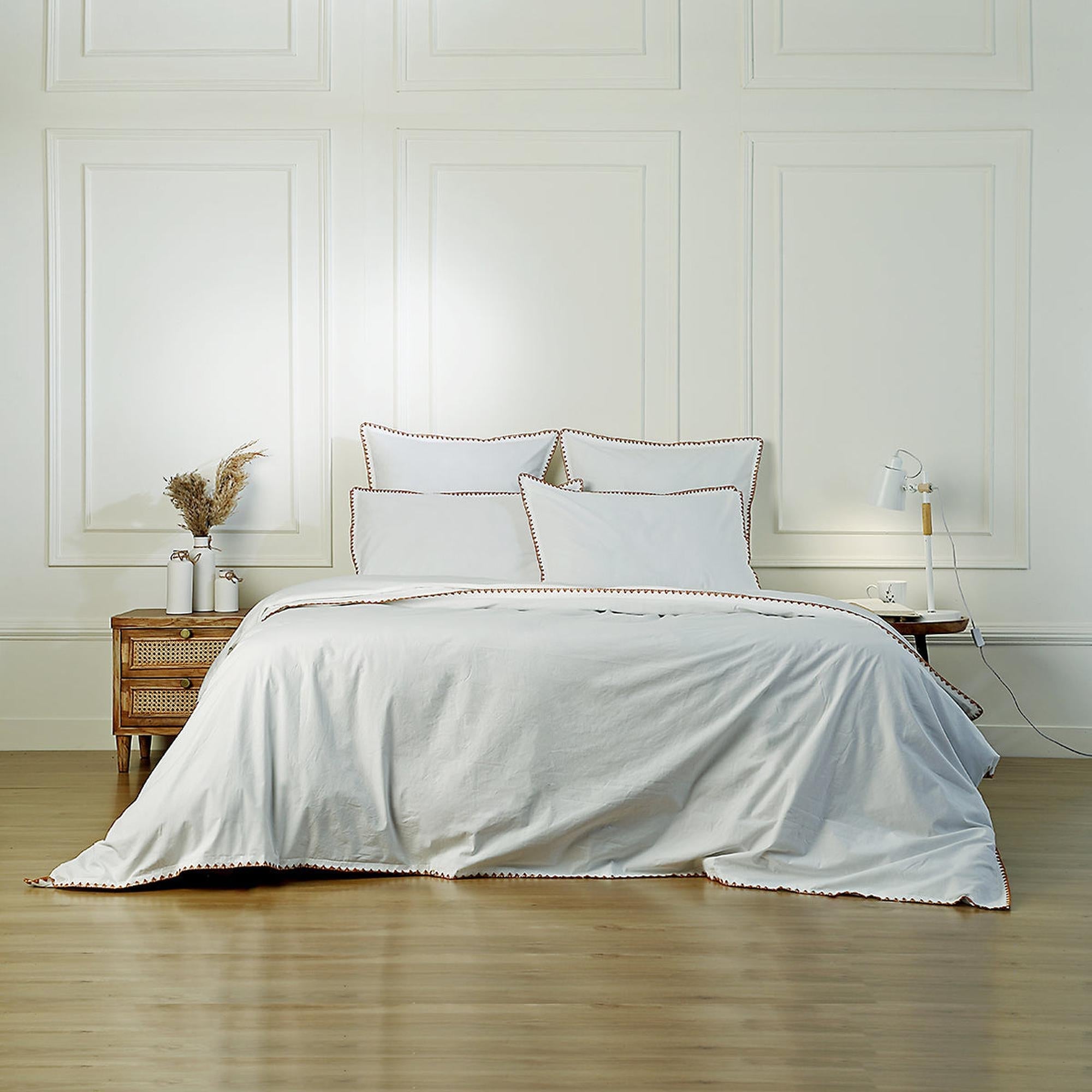 Zoé - Bed Linen Set + Pillowcases - Cotton Percale - White/Red