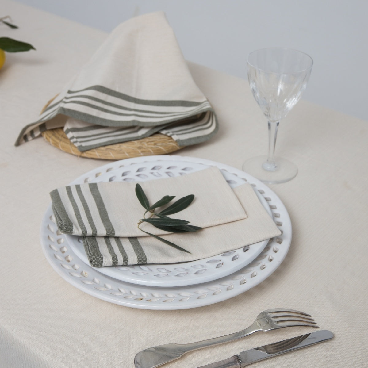 Guetary - Lote de 4 servilletas de mesa - Lino - Beige/Verde oliva