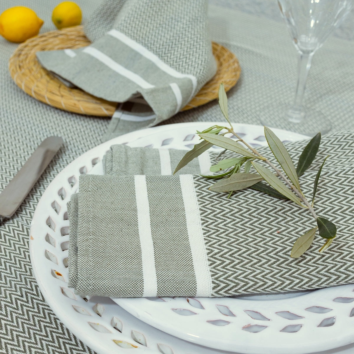 Sienna - Nappe + 10 Serviettes - Vert Olive