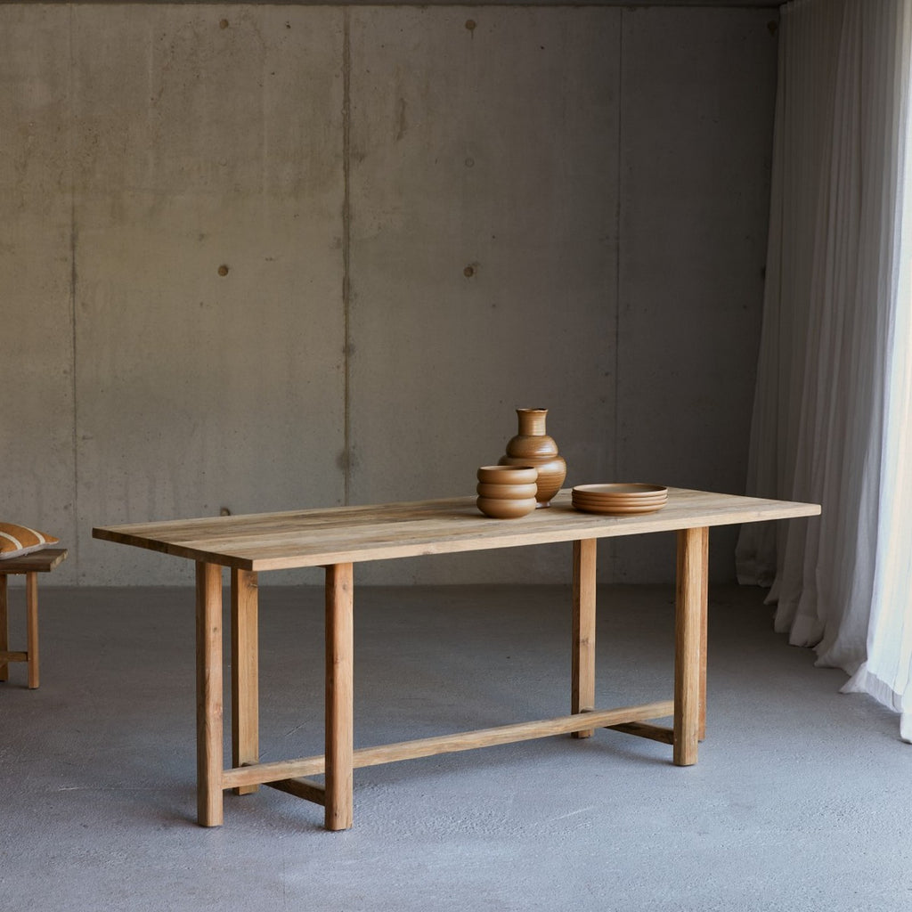 Antonia - Table 6-8 Guests - Teak - Natural