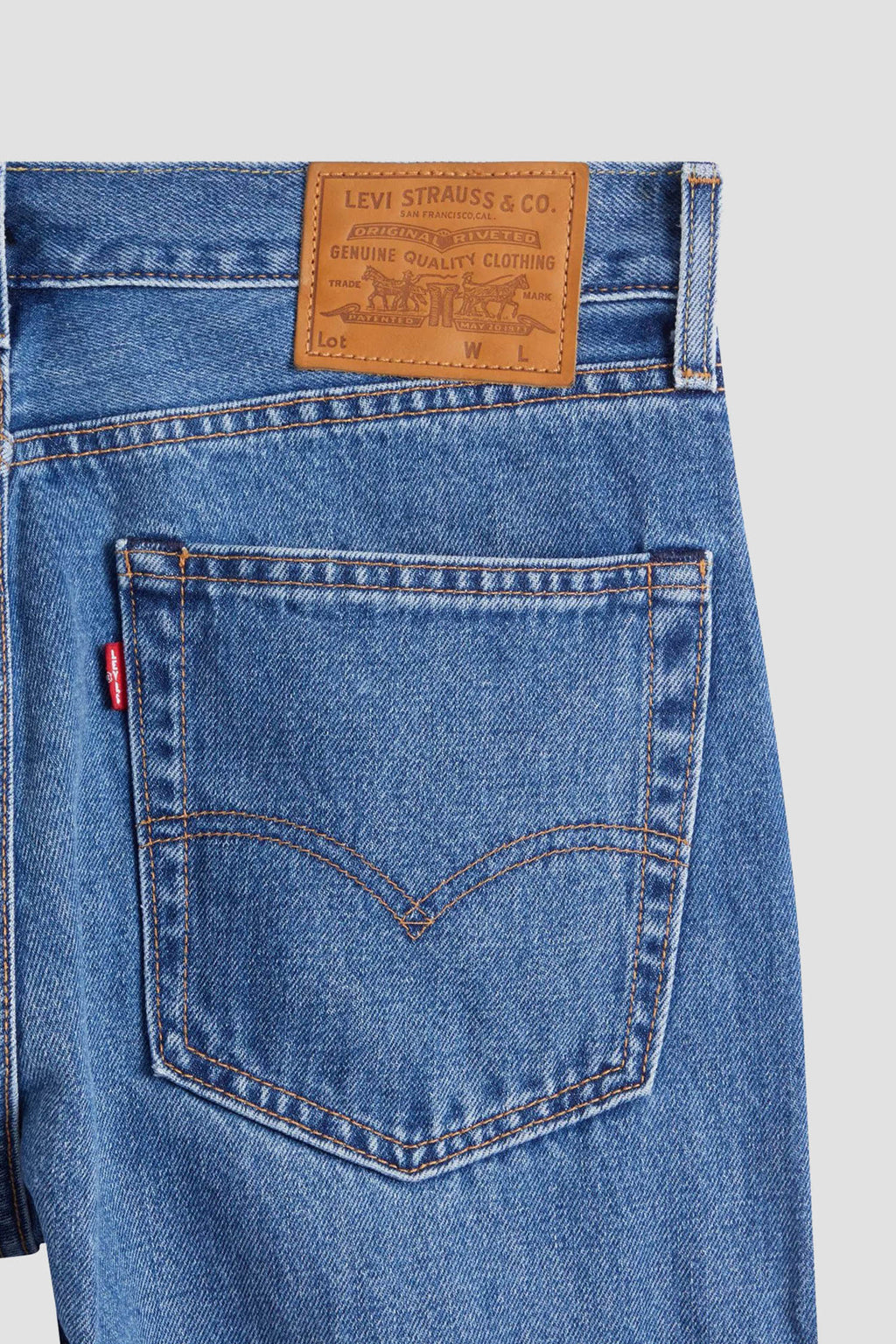 551Z Authentic Straight