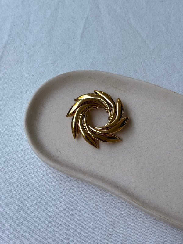 Vintage Brooch - Gold Spiral Motif