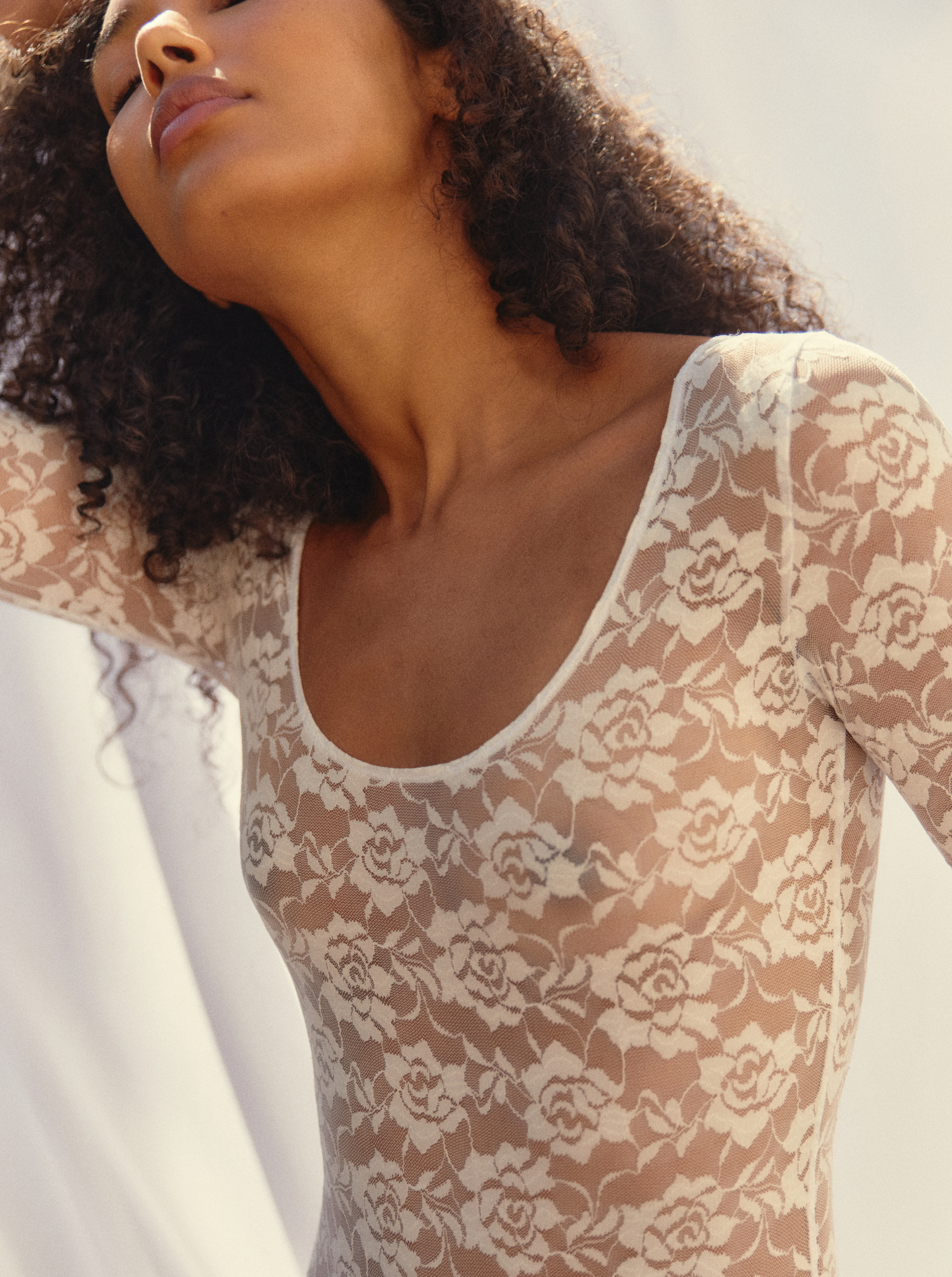 Body White Roses