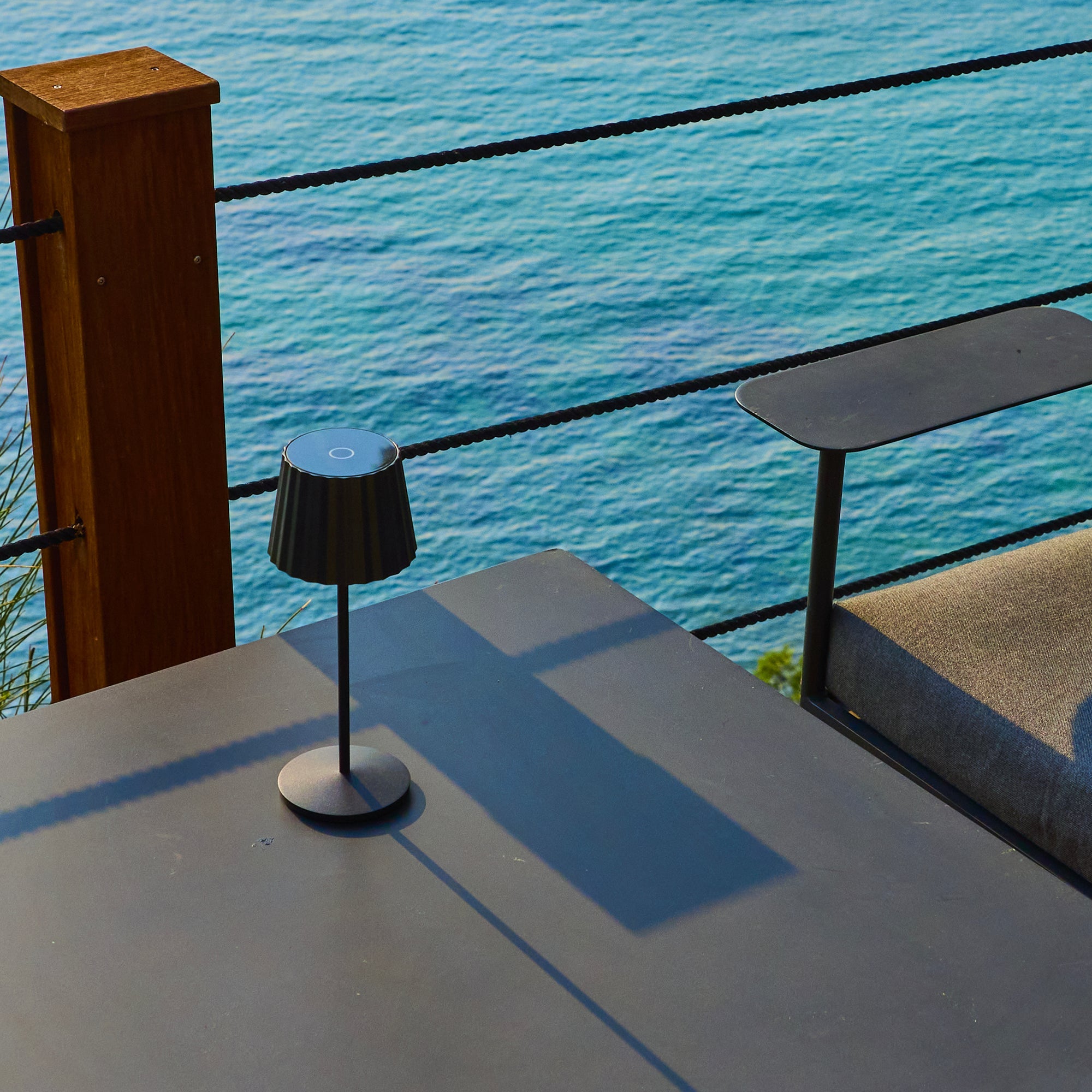 Abby - Wireless Table Lamp - Steel - Black