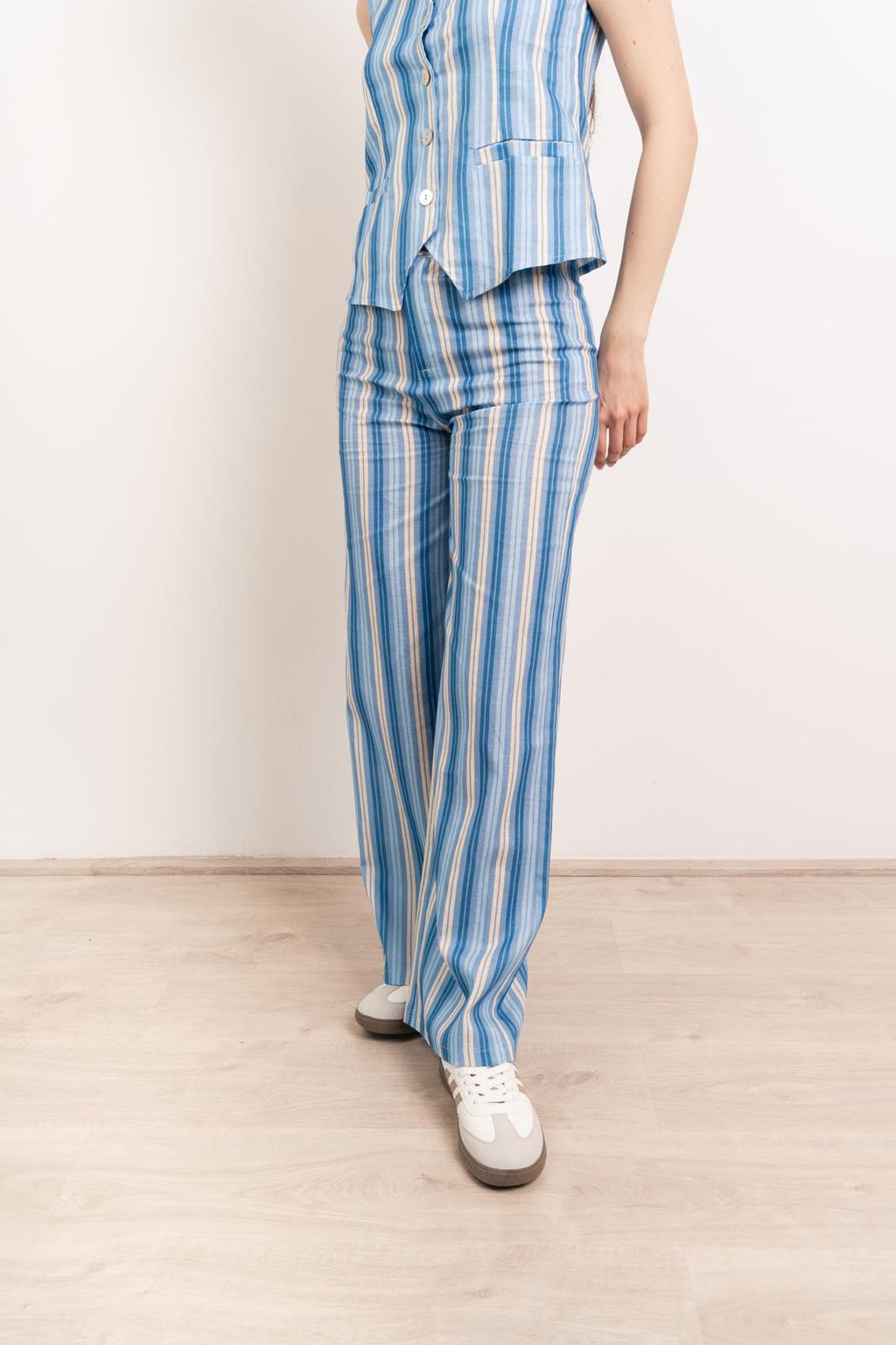Ana Blue Linen Trousers