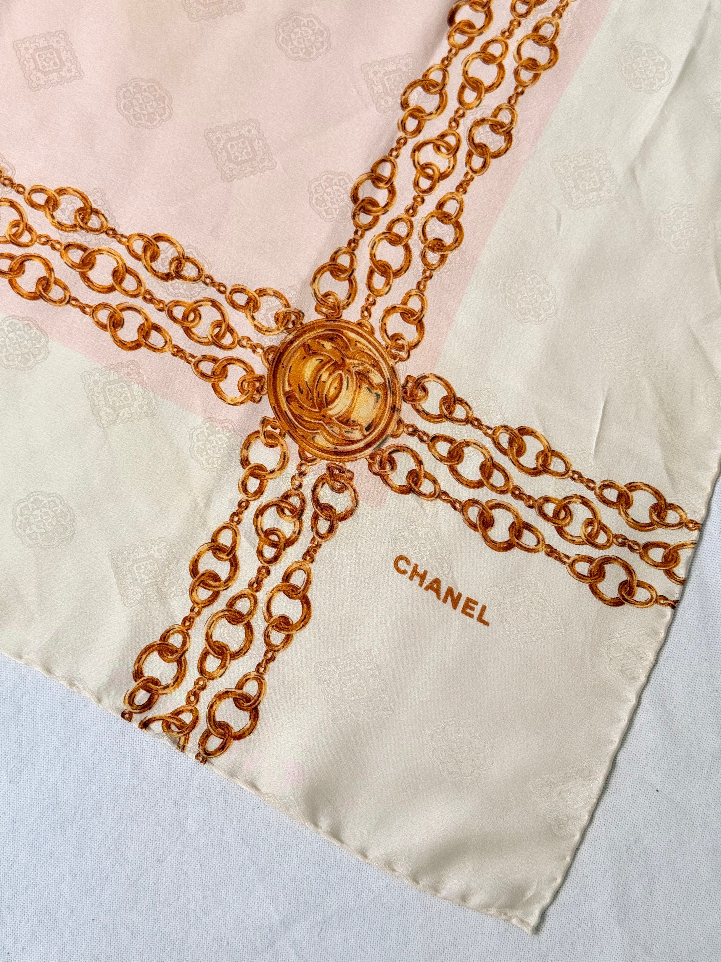 Pañuelo Chanel - Modelo Rosa Claro Y Blanco